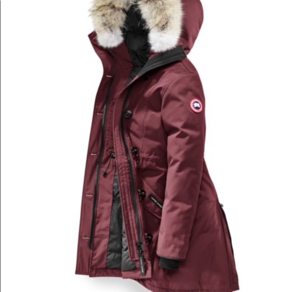 Canada Goose coat (new)